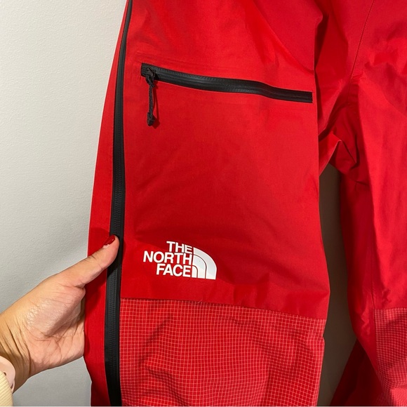 NEW North Face Womens Bibbed Snowpants Size M - Picture 3 of 10